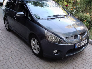 Mitsubishi Grandis foto 0