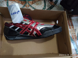 Asics foto 2