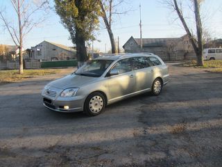 Toyota Avensis foto 7