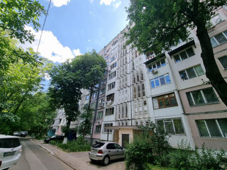 3-х комнатная квартира, 82 м², Ботаника, Кишинёв
