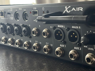 Микшерный пульт Behringer X Air XR12 foto 2