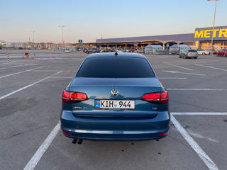 Volkswagen Jetta foto 2