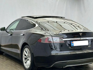 Tesla Model S foto 2