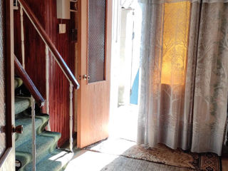 В г. Сынжерей продается часть дома в два этажа 133 кв.м. с автономным отоплением, 4 комнаты + второй foto 2