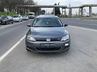 Volkswagen Jetta foto 2