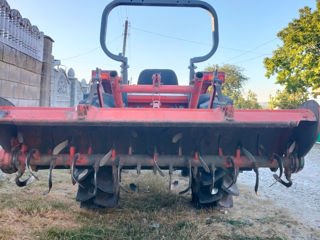 Se vinde tractor Kubota.Urgent. foto 4