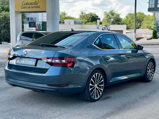 Skoda Superb foto 4