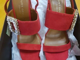 Очаровательные босоножки и мюли  Kurt Geiger London (Англия) foto 9