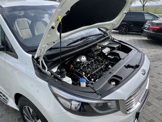 KIA Carnival foto 13