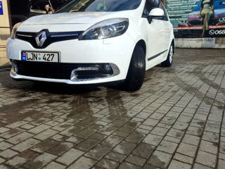 Renault Grand Scenic foto 1