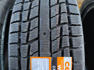 235 / 50  R19