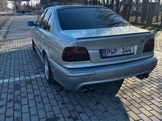 BMW 5 Series foto 6