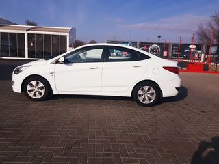 Hyundai Accent foto 4