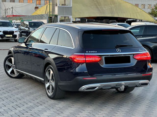 Mercedes E-Class Wagon foto 2