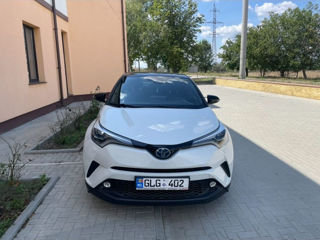 Toyota C-HR foto 3