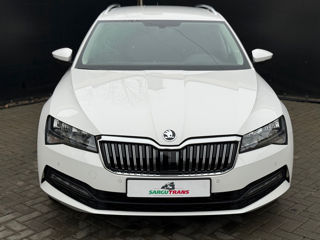 Skoda Superb foto 2