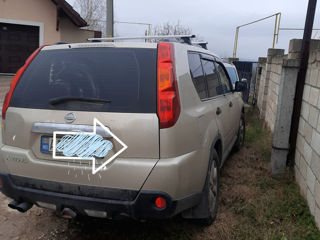 Nissan X-Trail foto 2