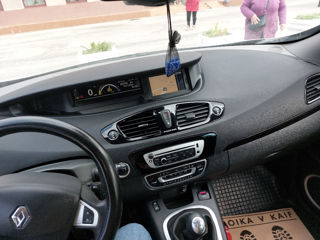 Renault Grand Scenic foto 2