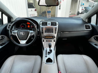 Toyota Avensis foto 11