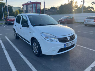 Dacia Sandero foto 2