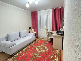 Apartament cu 4 camere, 90 m², Centru, Comrat foto 3