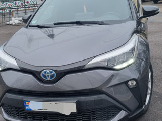 Toyota C-HR foto 2