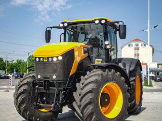 Трактор JCB Fastrac 8330 foto 2