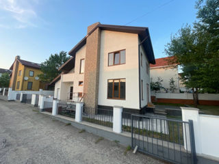 Bacioi, Casa 3 nivele, 308 mp (total) + 5 ari