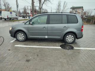 Volkswagen Touran foto 4