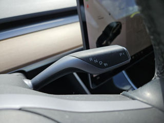 Tesla Model 3 foto 9