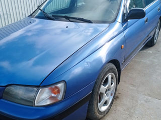 Toyota Carina foto 4