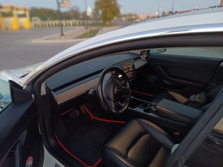 Tesla Model 3 foto 5