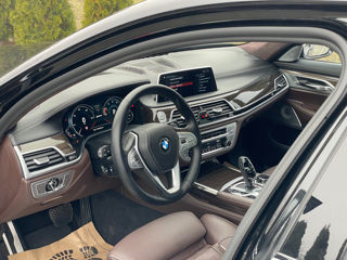 BMW 7 Series foto 7