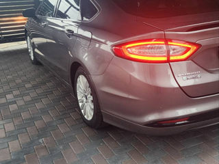 Ford Fusion foto 3