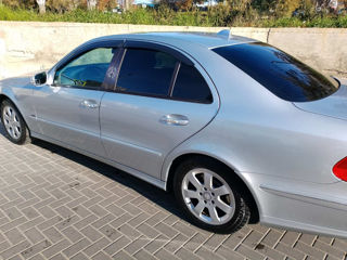 Mercedes E-Class foto 2