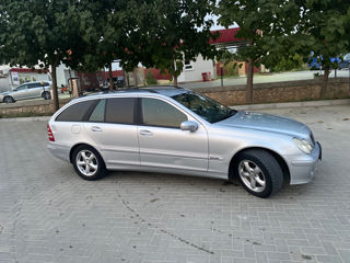 Mercedes C-Class foto 5