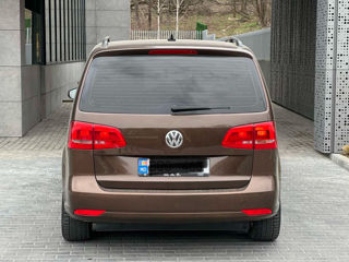 Volkswagen Touran foto 4