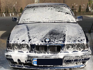 BMW 5 Series foto 1
