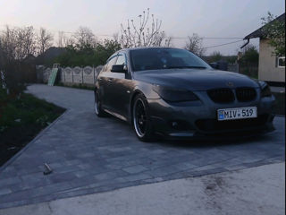 BMW 5 Series foto 1