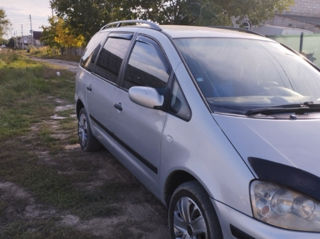 Ford Galaxy foto 2