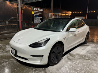 Tesla Model 3 foto 6