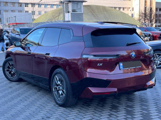 BMW iX foto 3