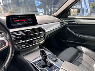 BMW 5 Series foto 8