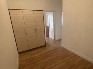 Apartament cu 2 camere, 71 m², Buiucani, Chișinău foto 5