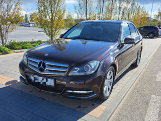 Mercedes C-Class foto 1