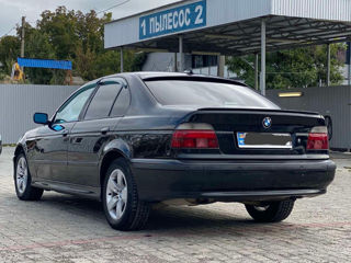 BMW 5 Series foto 6