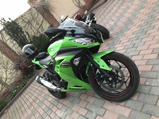 Kawasaki Ninja EX 300 foto 1