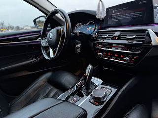 BMW 5 Series foto 10