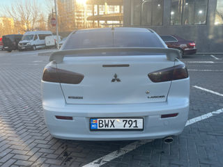 Mitsubishi Lancer foto 5