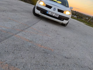 Renault Megane foto 2